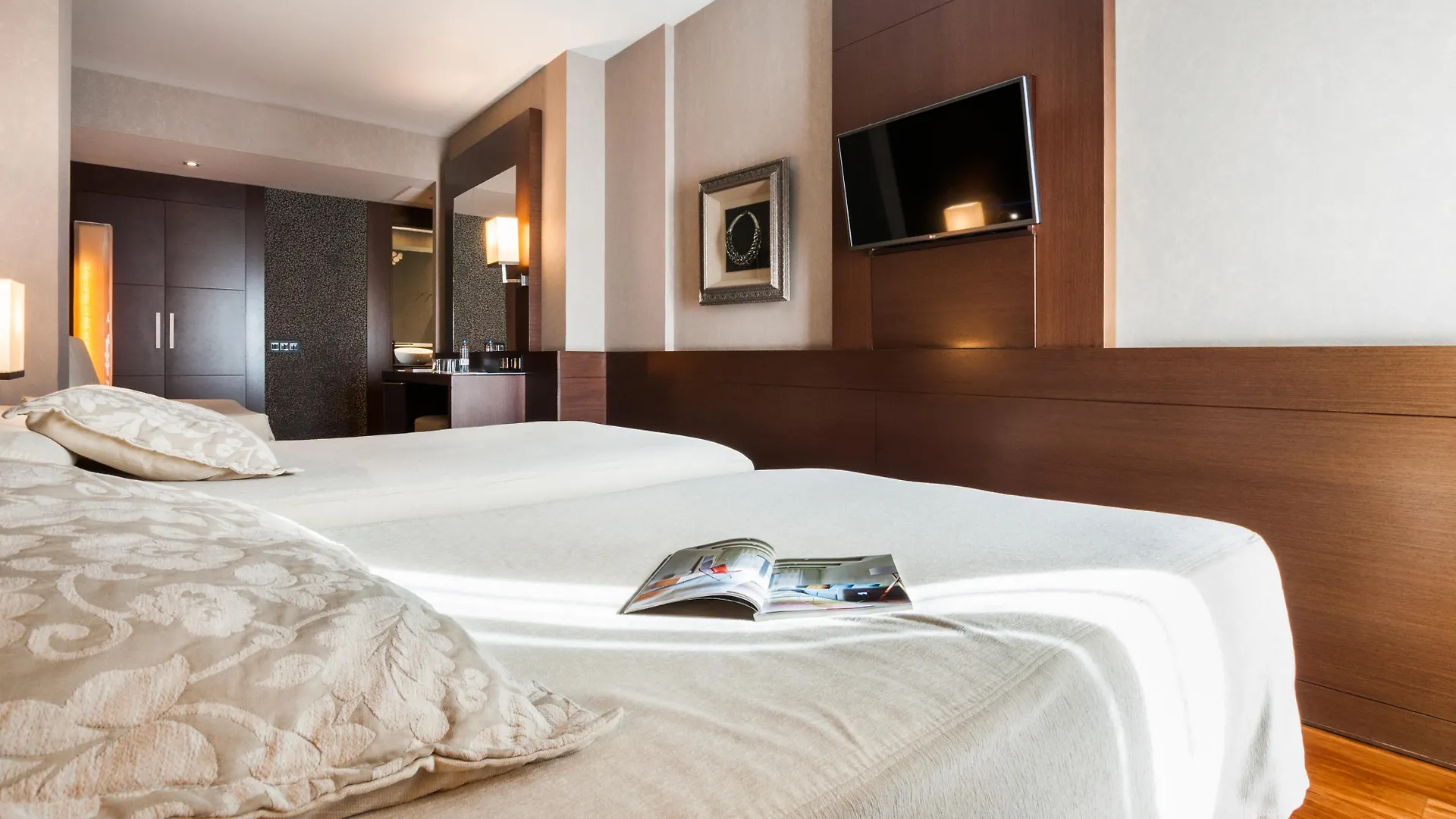 Barcelona Hotel Colonial 4*,  Spain