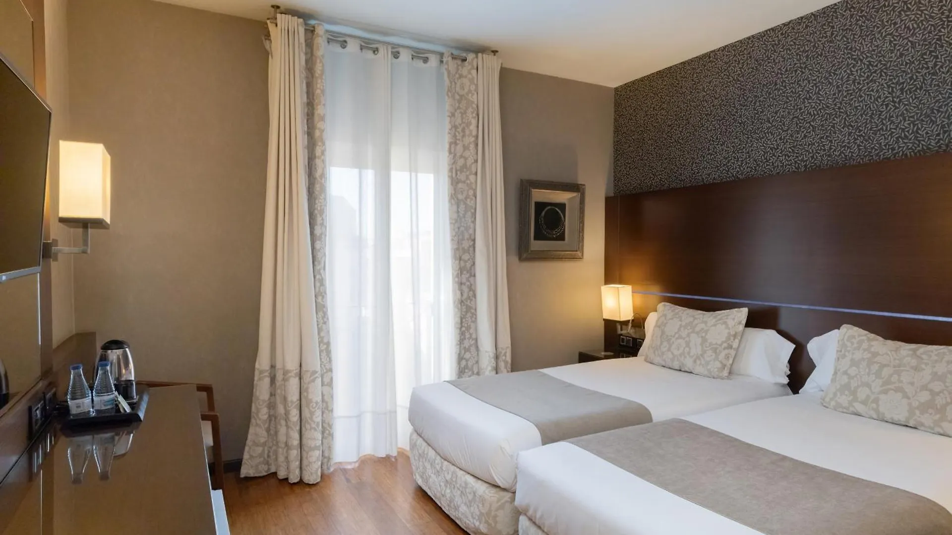 Barcelona Hotel Colonial 4*,