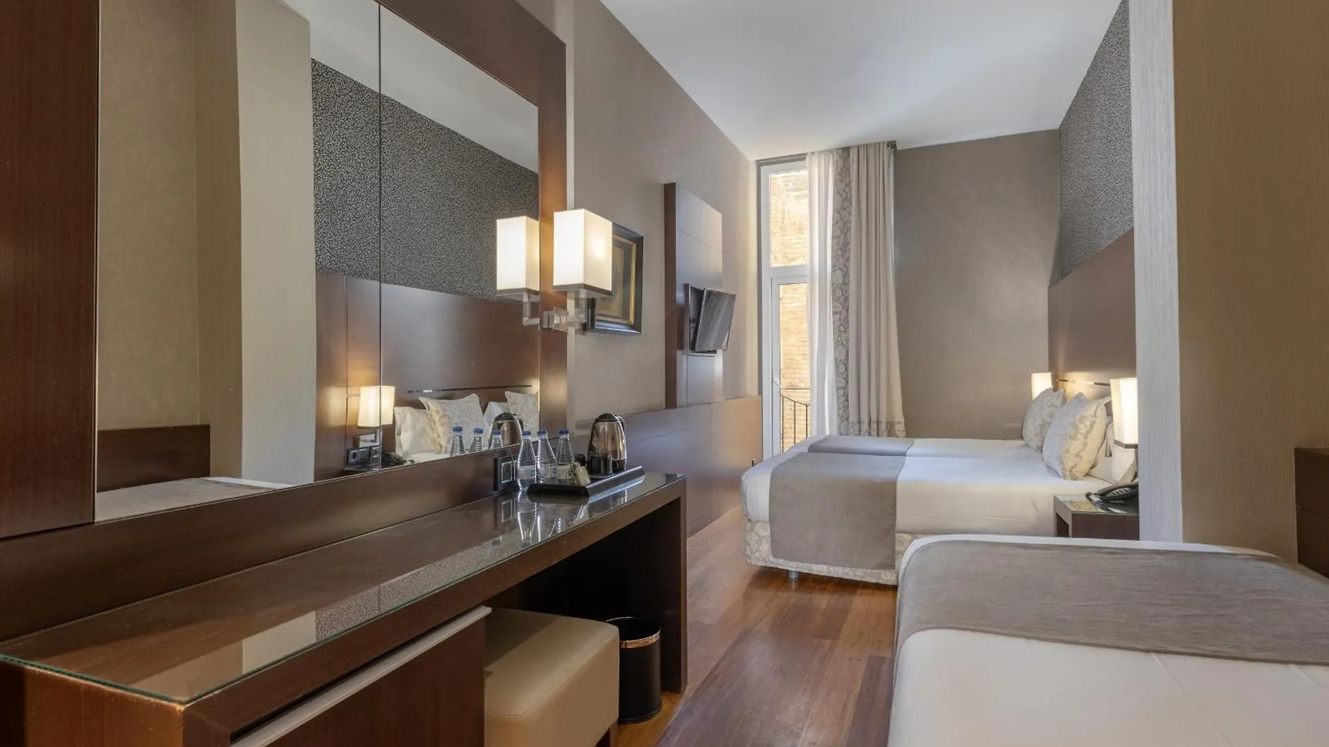 Barcelona Hotel Colonial 4*,  ספרד